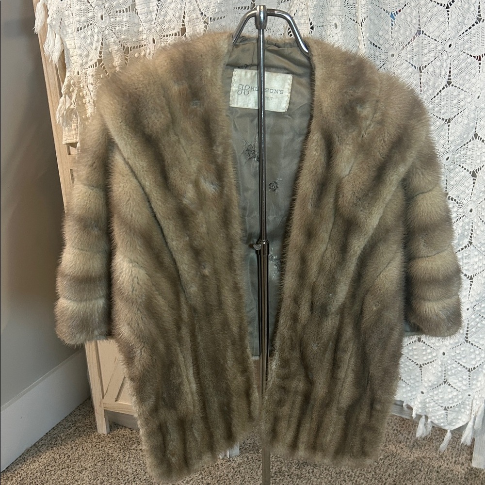 Vintage Hudsons of Detroit cerulean mink cape